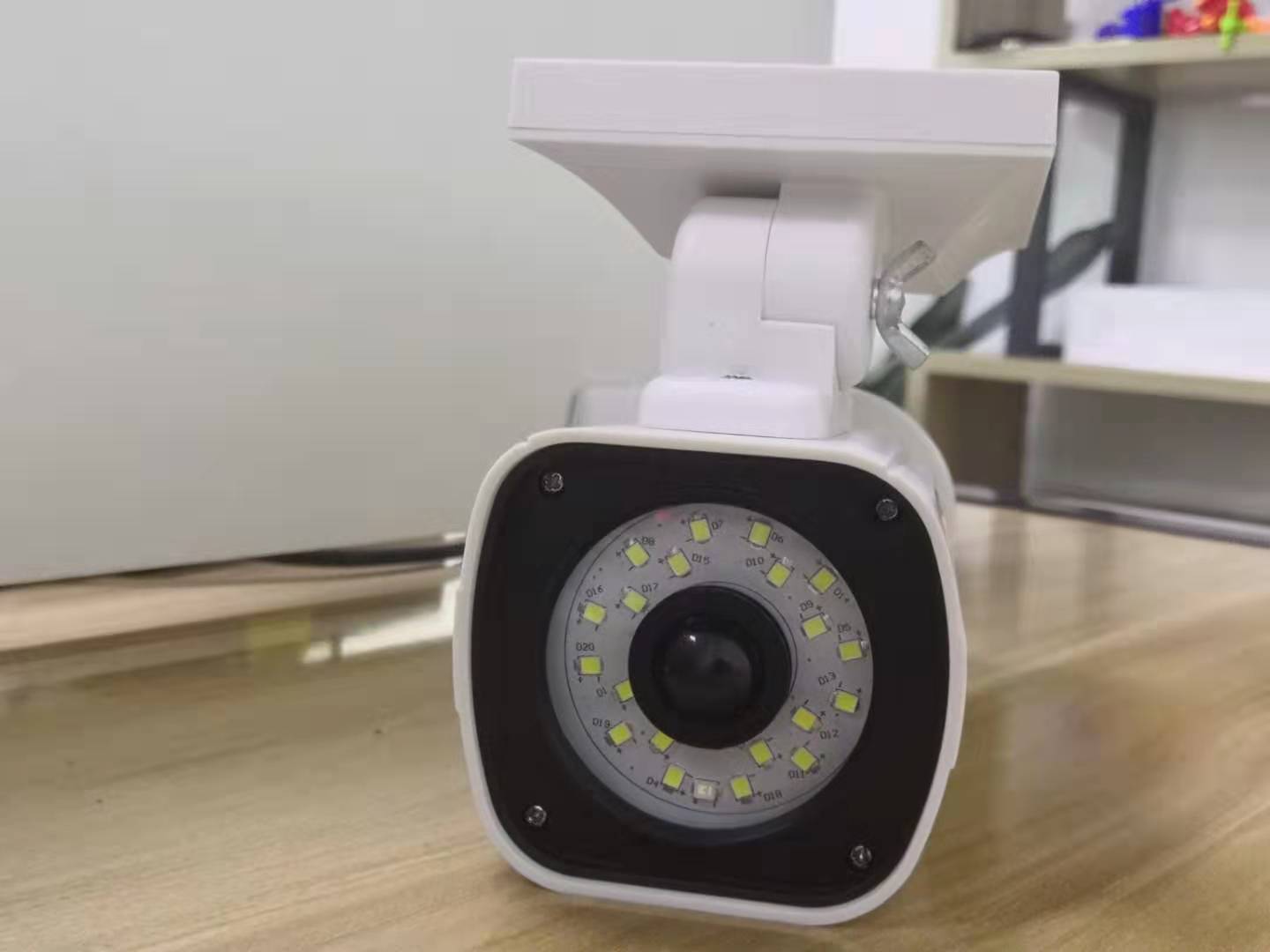Solar Fake Camera Light – Outdoor Security Search Light